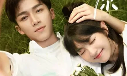Unconsciously不知不觉(Bu Zhi Bu Jue) First Love OST By Kang Ziqi康子奇 & Xu Binglong徐秉龙